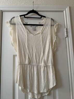 American Rag Cie Cream Lace Flutter Sleeve Peplum Tunic